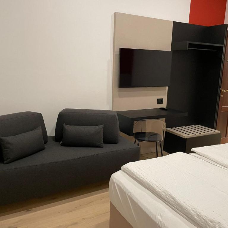 House of Bruno Apartments - NO Reception - Three-Bedroom Apartment - 8