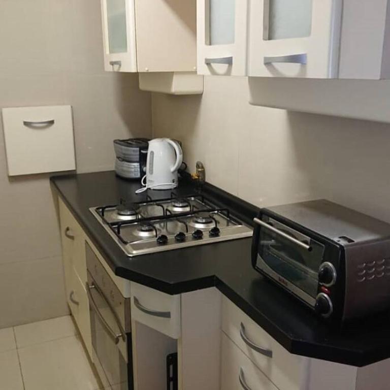 Frente al mar y a pasos del Mall - Three-Bedroom Apartment - 14
