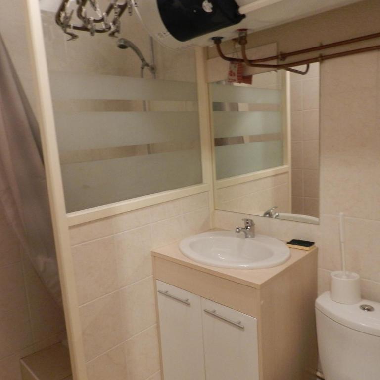 Location 7 Laux - 5 pers, 24m², 400m pistes, balcon, ski aux pieds, parking gratuit - Appartement 1 Chambre - 5