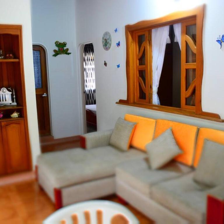 Casa familiar y agradable, parqueadero y BBQ - Casa de 4 dormitorios - 2