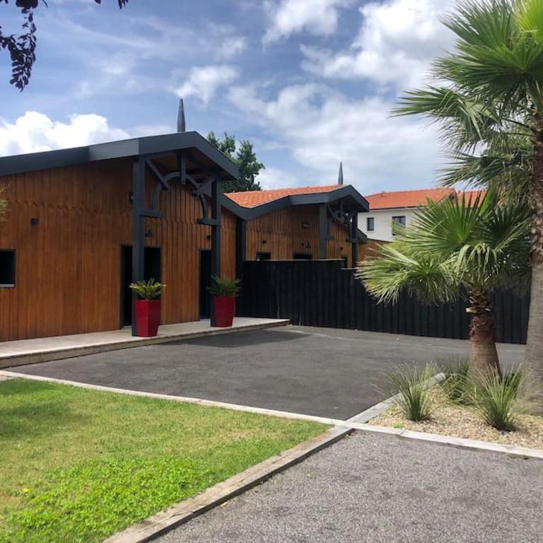 Nanie - Villa centre-ville, piscine, wifi - La Teste de Buch - Three-Bedroom Villa - 5
