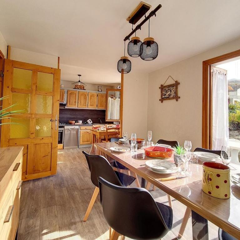 Chalet familial cœur de St Marcel avec terrasse pour 6 pers. - FR-1-344-1051 - Chalet - 1