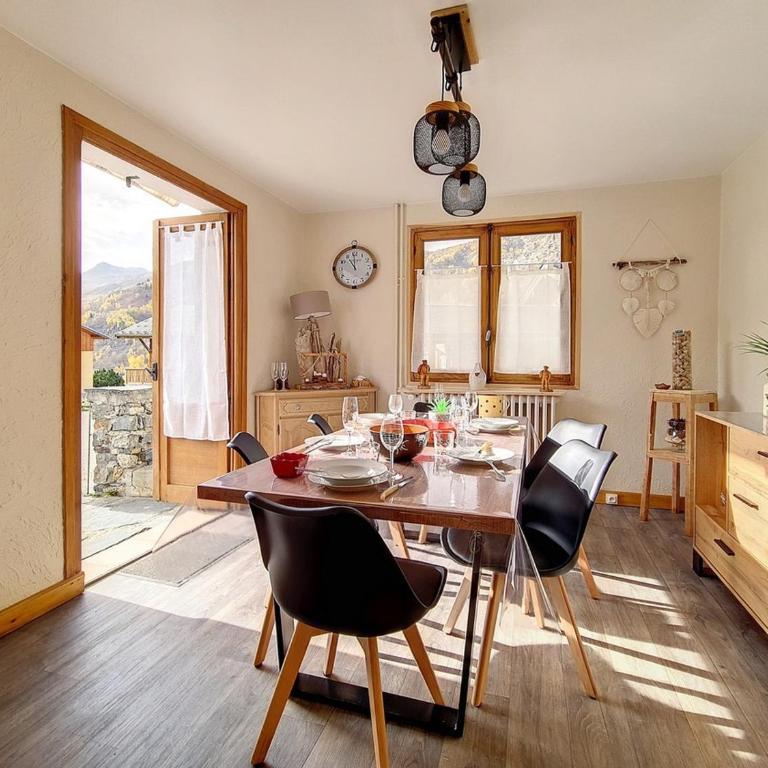 Chalet familial cœur de St Marcel avec terrasse pour 6 pers. - FR-1-344-1051 - Chalet - 5