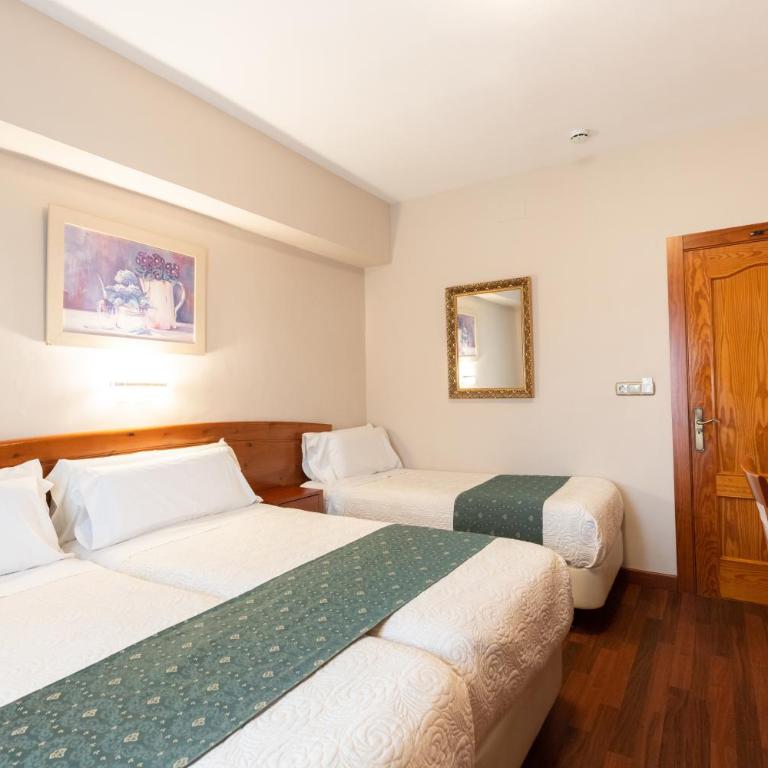 Hotel Alameda Málaga - Habitación Doble con cama supletoria - 2 camas - 5