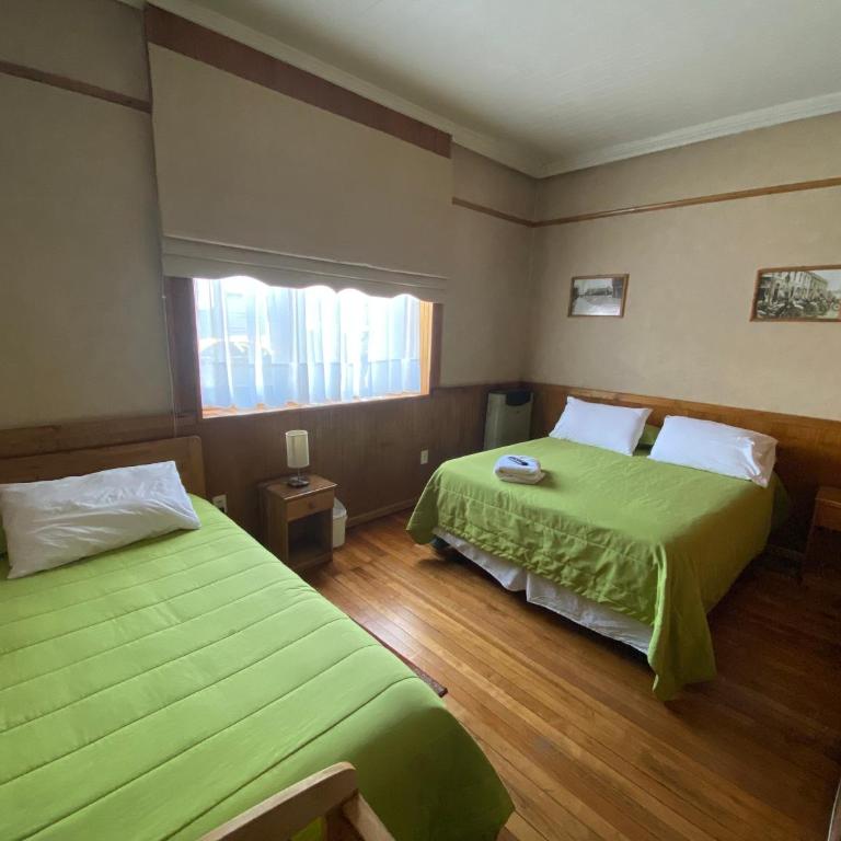 Hostal Chalet Las Violetas - Double or Twin Room with Private Bathroom - 8