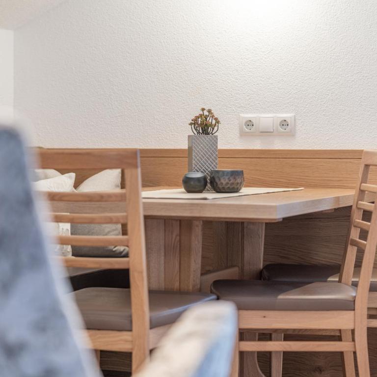 Garni Ötztal ROOMS & APARTS - Apartment mit 2 Schlafzimmern und Balkon - 7