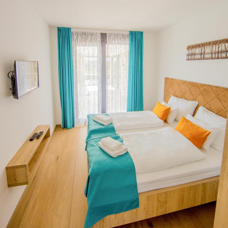 Villa Nera - Etwa - Three-Bedroom Villa - 4