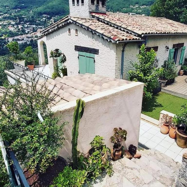 Charmant haut de villa - Maison 3 Chambres - 1