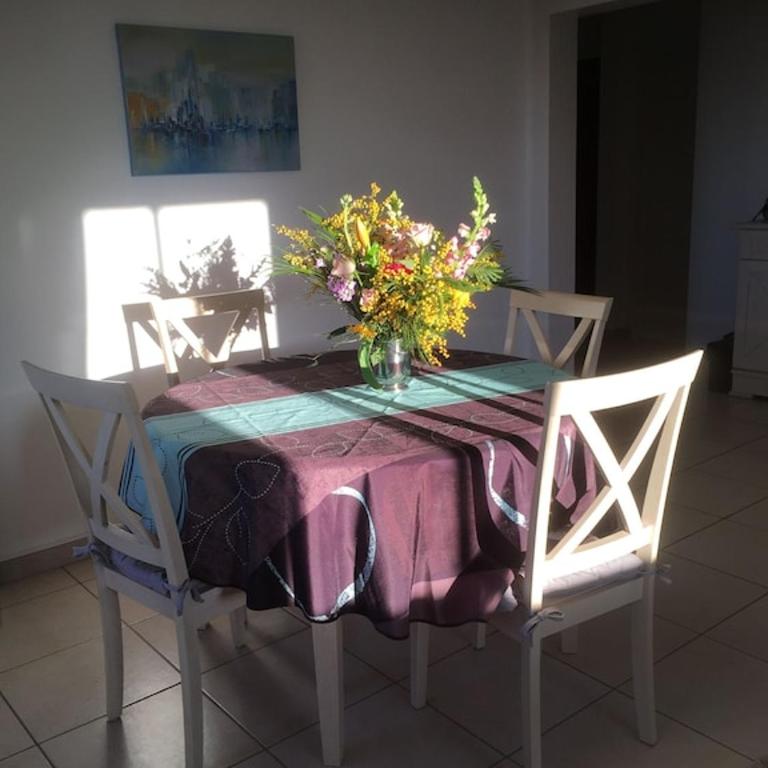 Appartement spacieux et calme classé 4 etoiles, à 300m de la mer - Apartment mit Balkon - 3