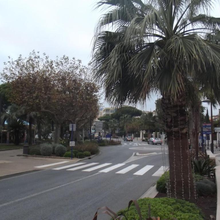 Appartement spacieux et calme classé 4 etoiles, à 300m de la mer - Apartment mit Balkon - 22