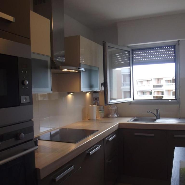 Appartement spacieux et calme classé 4 etoiles, à 300m de la mer - Apartment mit Balkon - 8
