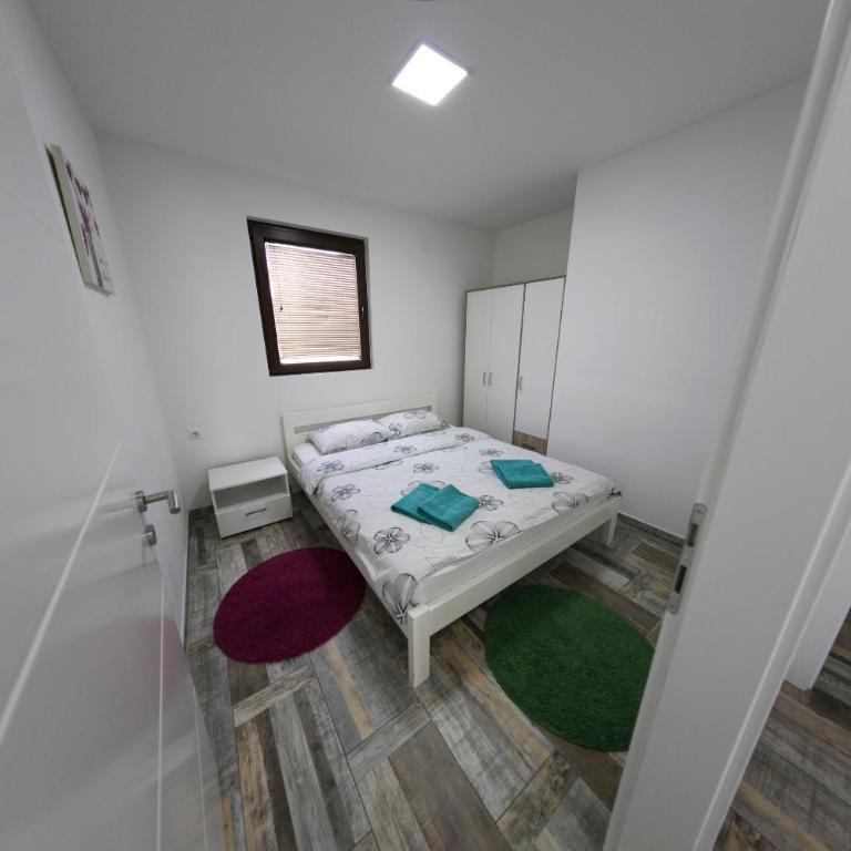 Holiday Homes Pozitiva - Three-Bedroom Townhouse - 5