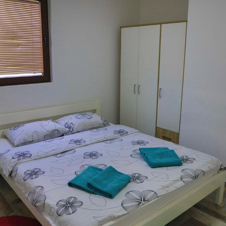 Holiday Homes Pozitiva - Three-Bedroom Townhouse - 9