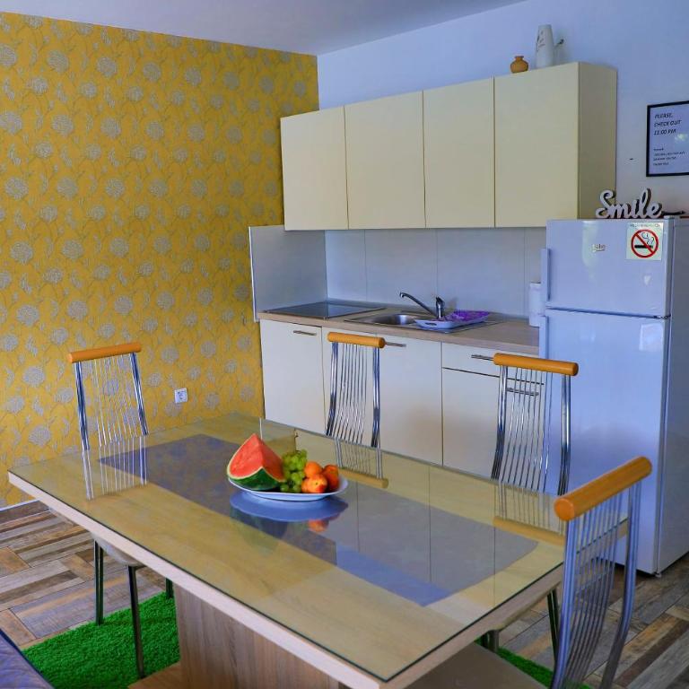Holiday Homes Pozitiva - Three-Bedroom Townhouse - 16