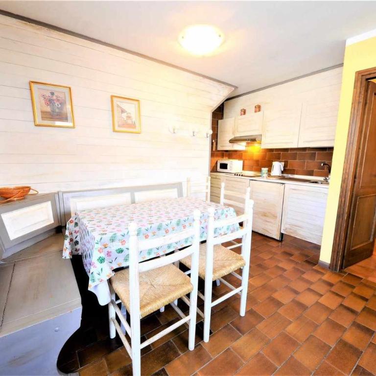 Baite Costaccia App 4 by Livigno Accomodation - Appartamento con 1 Camera da Letto - 2