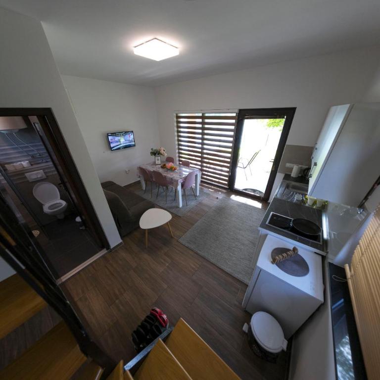 Holiday Homes Pozitiva - Two-Bedroom House - 9