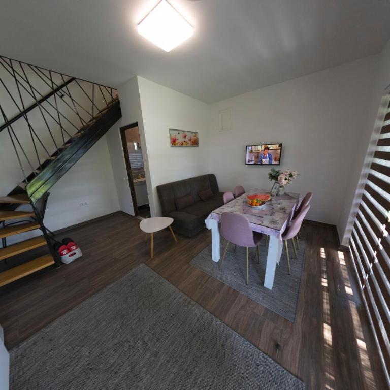 Holiday Homes Pozitiva - Two-Bedroom House - 14