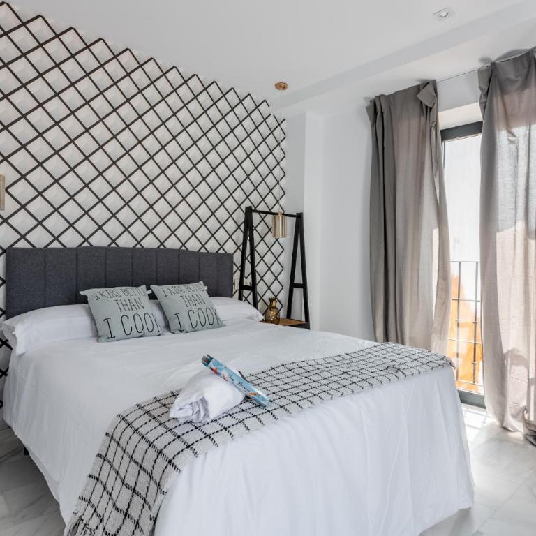 Dreams of Marbella Old Town - Two-Bedroom Apartment with Terrace - 5