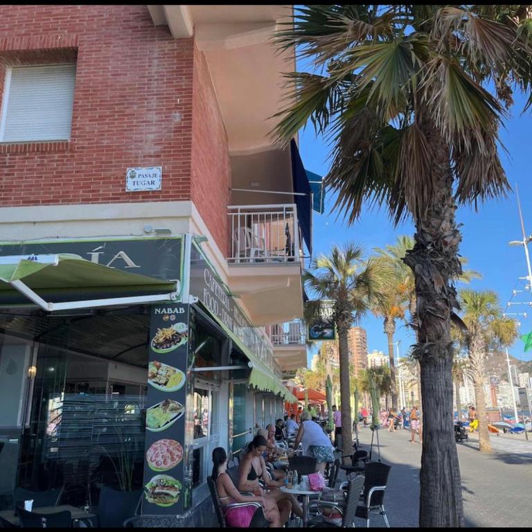 SEAFRONT UNBEATABLE LOCATION a - Apartamento de 3 dormitorios - 4