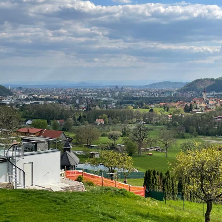 Uriges Bauernhaus mit Blick auf Graz - Chalet - 12