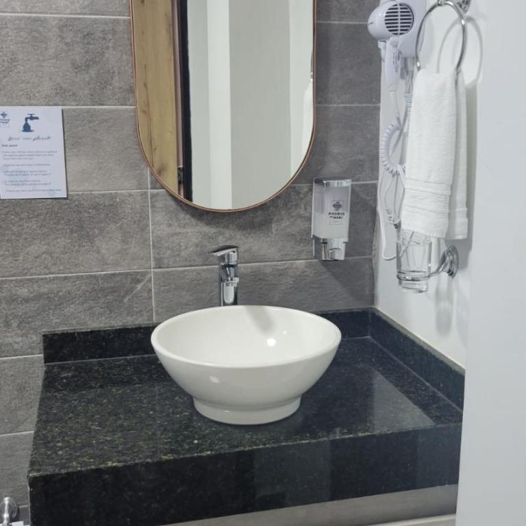 Hotel Piedras De Maní - Habitación Familiar con baño privado - 11