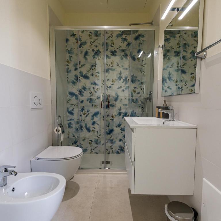 Onlyrooms IV - Sea View & Free Parking - Camera Matrimoniale Deluxe con Vista Mare Laterale - 6
