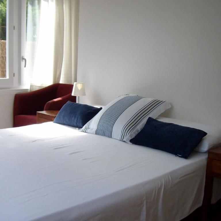 Tibidabo Apartments - One-Bedroom Apartment with Garden - 2