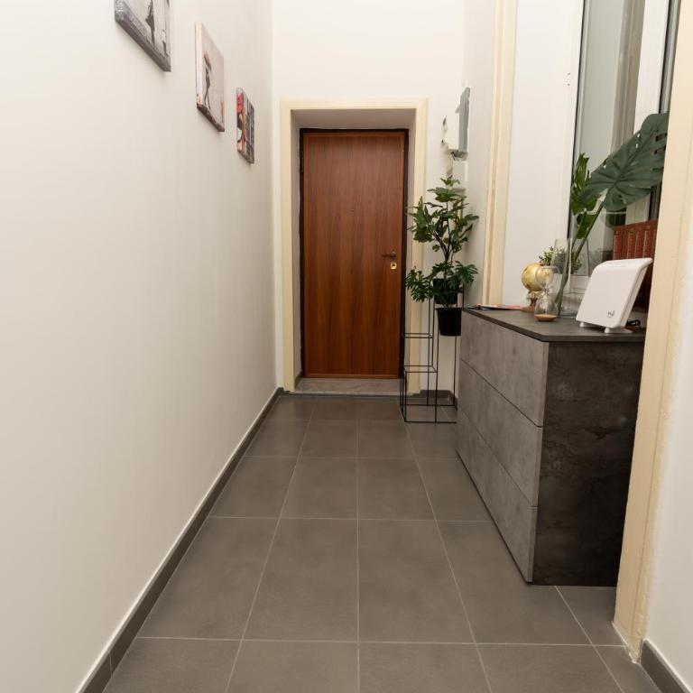 Holiday House Napoli - Appartamento con 2 Camere da Letto - 25