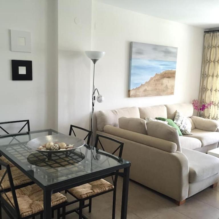 Stylish & cosy 3 bed apartment! - Three-Bedroom Apartment - 1