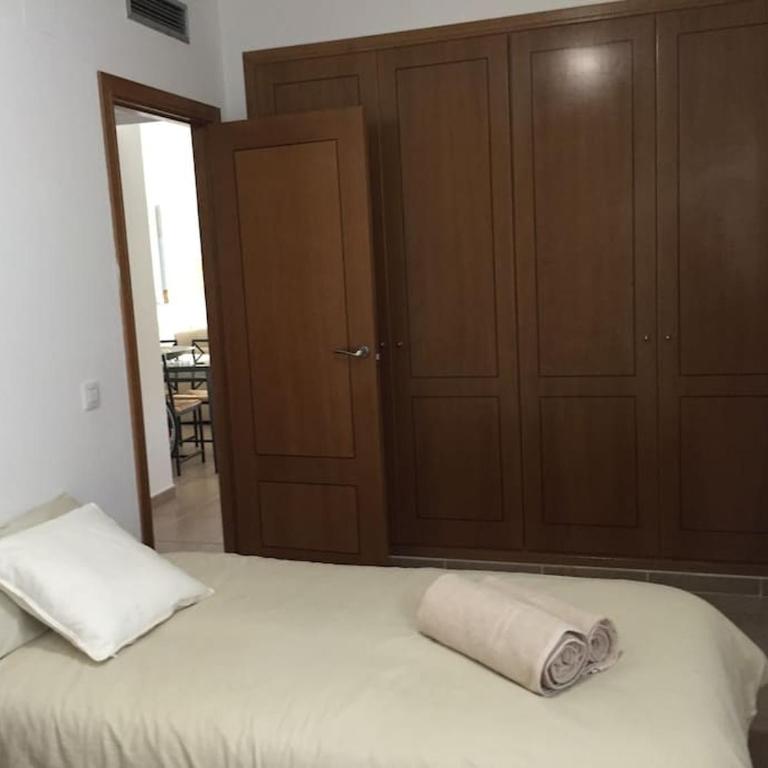 Stylish & cosy 3 bed apartment! - Three-Bedroom Apartment - 8