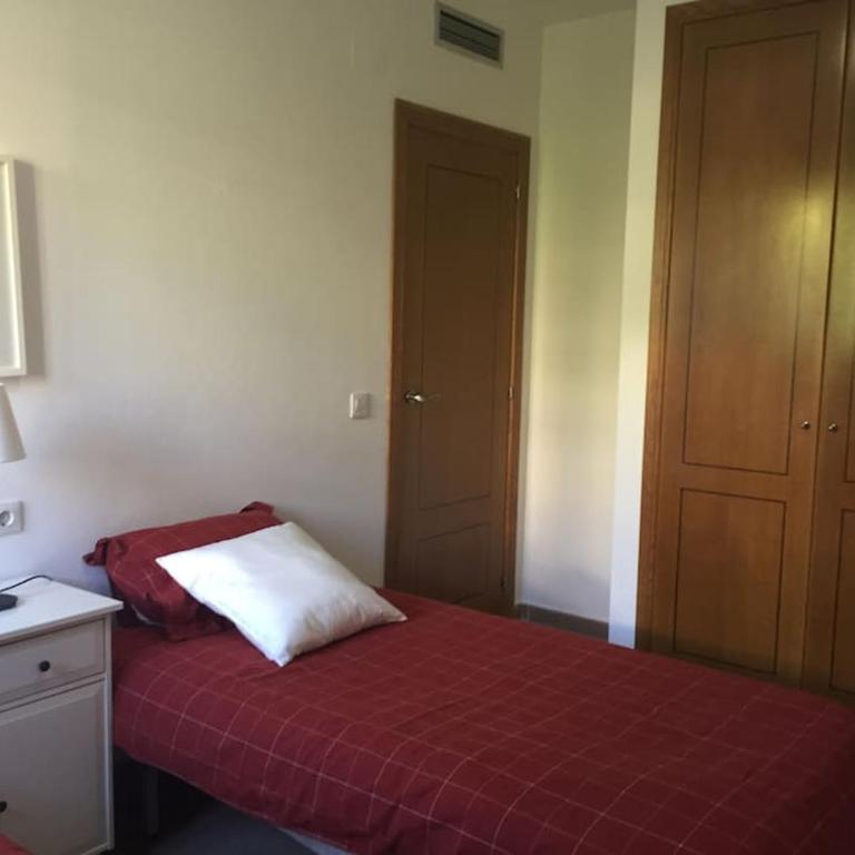 Stylish & cosy 3 bed apartment! - Three-Bedroom Apartment - 26