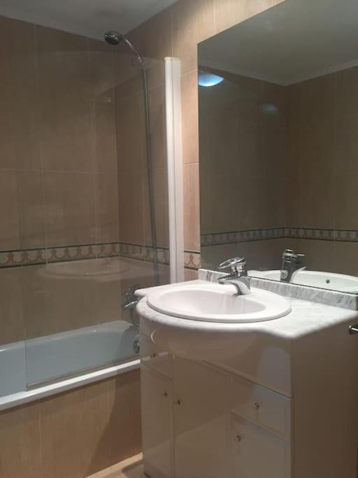 Stylish & cosy 3 bed apartment! - Three-Bedroom Apartment - 27