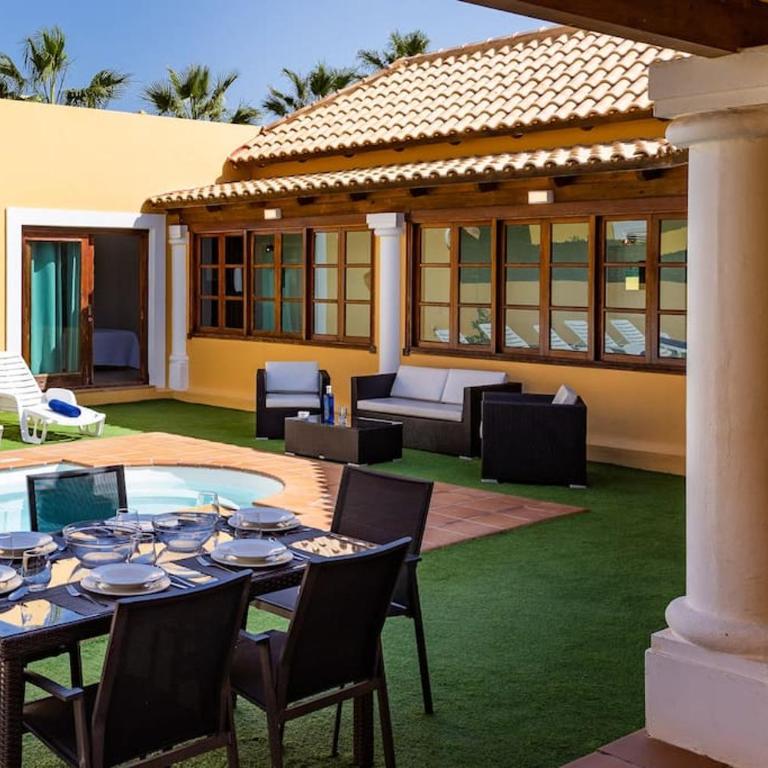 Villa Helen - Heated Pool Wifi SmartTV Barbecue - Three-Bedroom Villa - 4