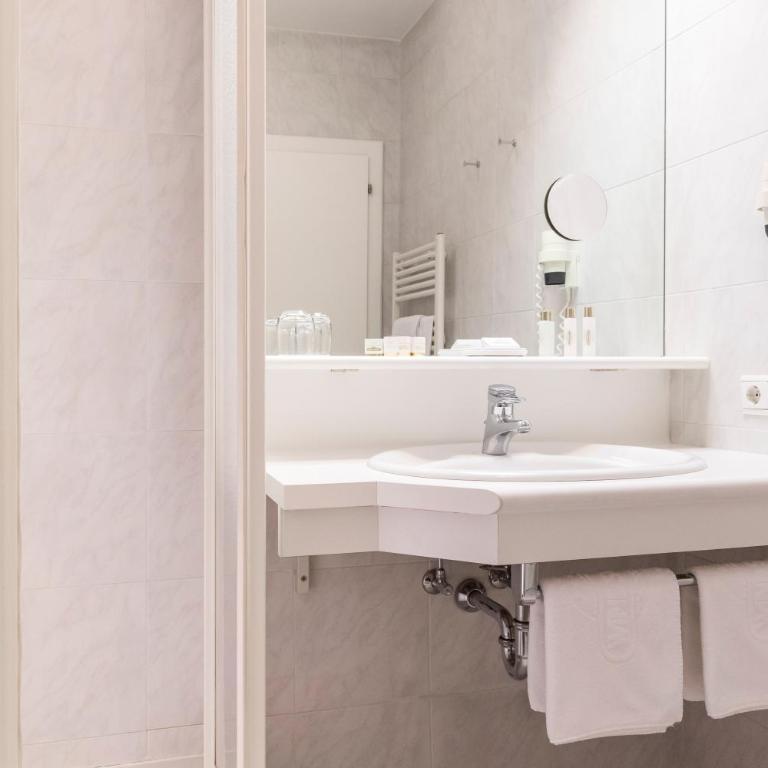 Ferien & Wellnesshotel Windschar - Camera Matrimoniale Standard "Neves" - 2
