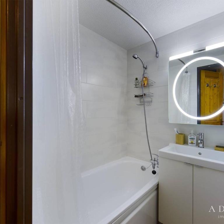 Studio mezzanine rénové 4 pers, balcon, 80m des pistes, proche commerces - Montvalezan - FR-1-398-597 - Studio - 8