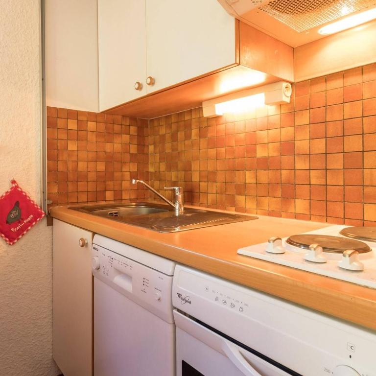 Studio avec coin montagne - 4 pers, à 100m des télécabines, piscine, parking, casier à ski - Appartement 1 Chambre - 2