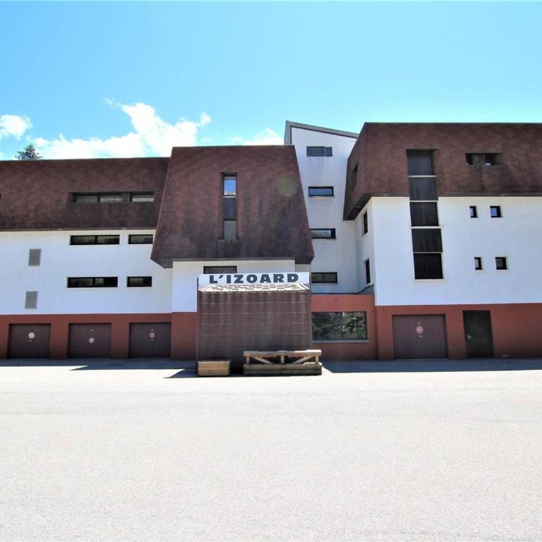 Studio avec coin montagne - 4 pers, à 100m des télécabines, piscine, parking, casier à ski - Appartement 1 Chambre - 4