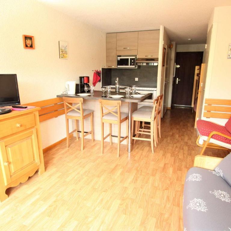 Charmant studio 4 pers avec piscine, proche télécabines et commerces, accès direct ski, La Salle-les-Alpes - Appartement 1 Chambre - 7