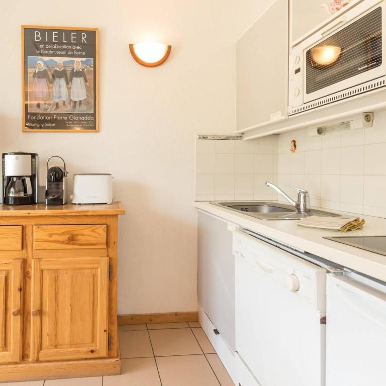 Appartement lumineux 3 pièces proche télécabine et commerces avec piscine chauffée - Appartement 2 Chambres - 9