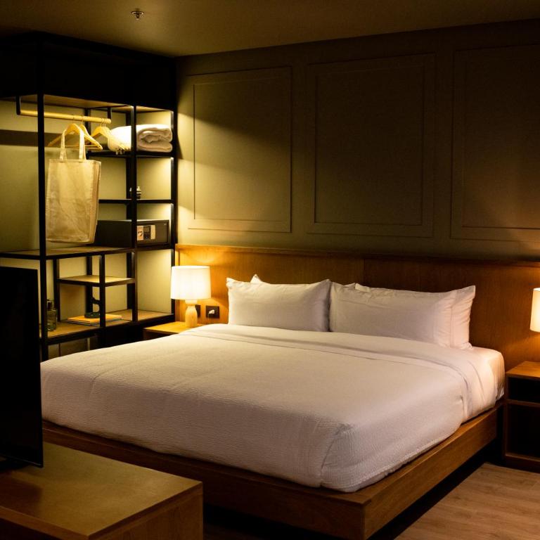 Hotel Coco - Queen Suite - 3