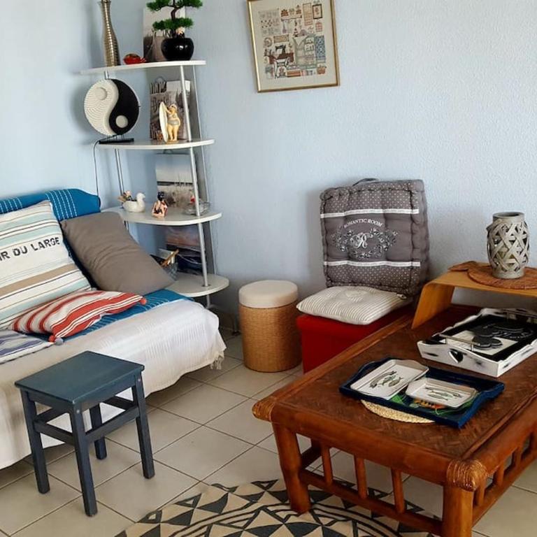 MOM' Blue Paradise Front De Mer 3 étoiles 61 m2 CAP'Diem 3 Clim - Idéal pr un Séjour de 15j ou plus ! Wifi, lit 160 - 4è Ascenseur, Parking, Piscine, Pétanque, Ping-pong - Pistes cyclables - Golf & Tennis à 10 mn - Apartment with Sea View - 68