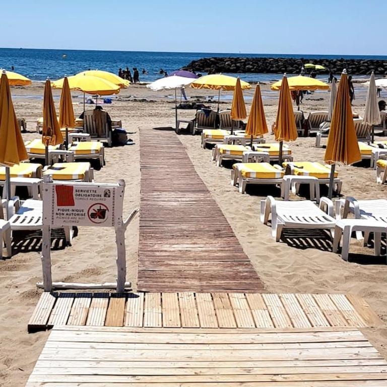 MOM' Blue Paradise Front De Mer 3 étoiles 61 m2 CAP'Diem 3 Clim - Idéal pr un Séjour de 15j ou plus ! Wifi, lit 160 - 4è Ascenseur, Parking, Piscine, Pétanque, Ping-pong - Pistes cyclables - Golf & Tennis à 10 mn - Apartment with Sea View - 87