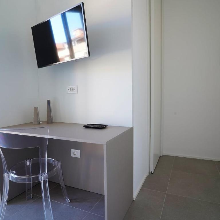 Piano Alto Home - Camera Matrimoniale con Balcone (2 Adulti + 1 Bambino) - 4