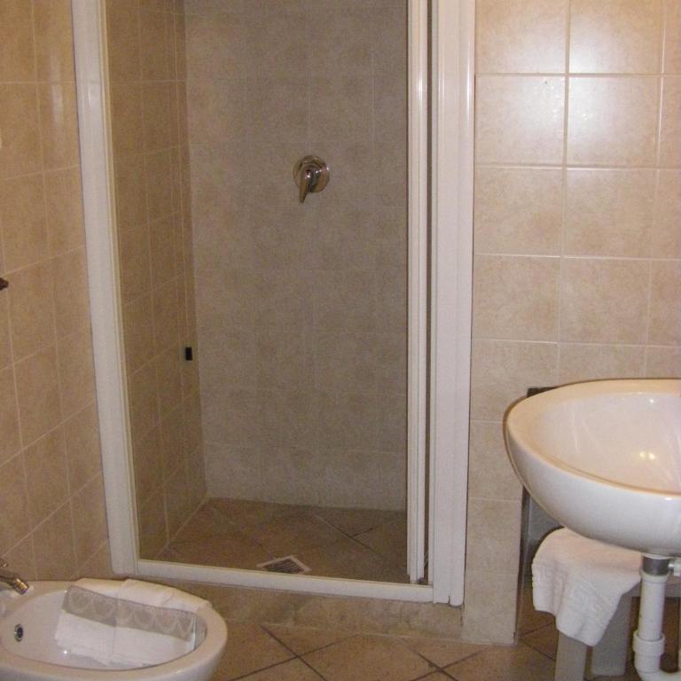 Albergo Cannon d'Oro - Camera Quadrupla - 3