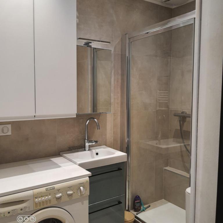 Les Violettes 3 pièces centre ville Antibes - Apartment mit 2 Schlafzimmern - 11