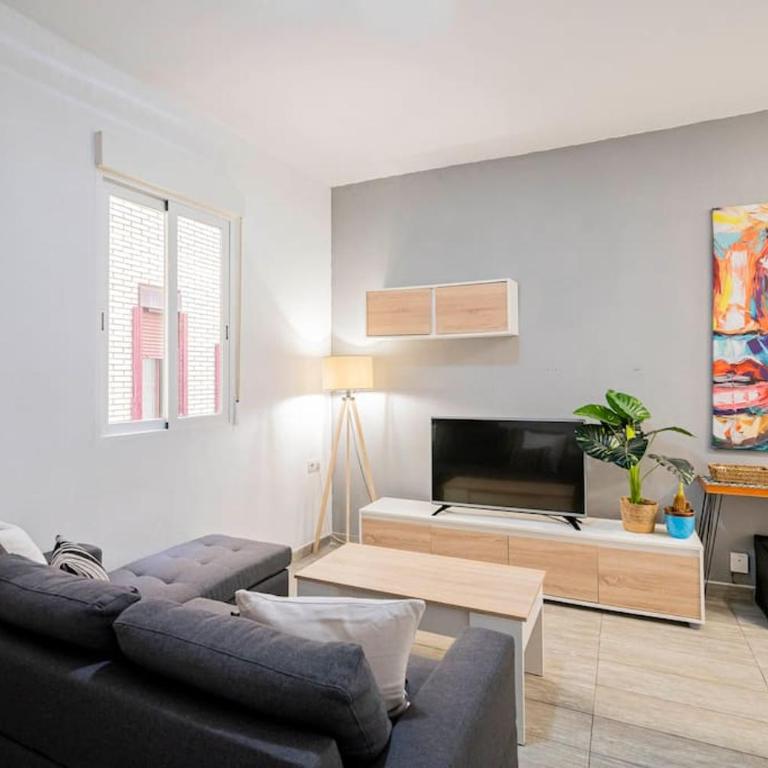 Tranquilo apartamento en Principe Pío/Pza de España FLOR - Three-Bedroom Apartment - 1