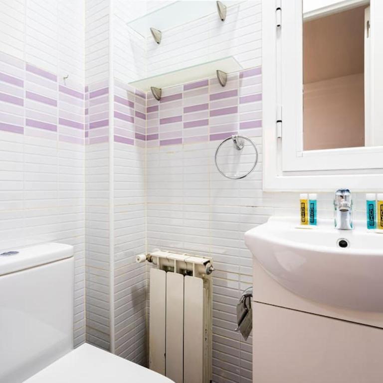 Tranquilo apartamento en Principe Pío/Pza de España FLOR - Three-Bedroom Apartment - 12