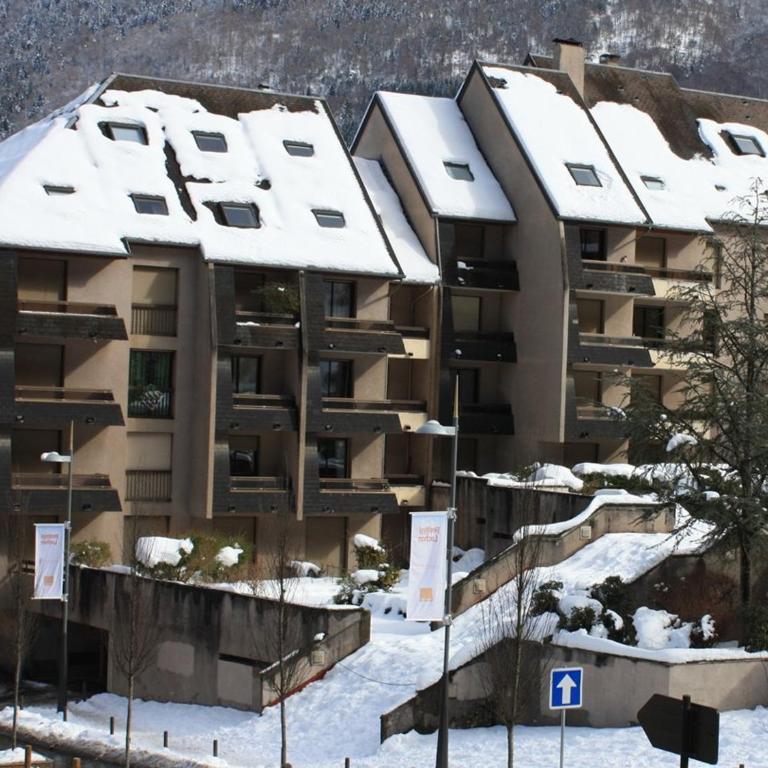T2 Rénové Bagnères-de-Luchon - 2/4 Pers - Balcon - FR-1-313-211 - Apartment - 12