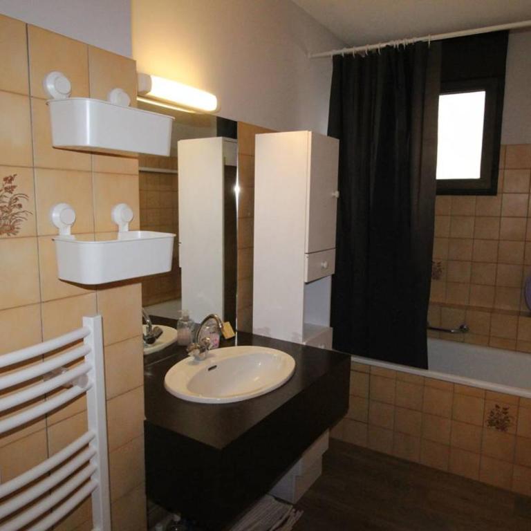 T2 Rénové Bagnères-de-Luchon - 2/4 Pers - Balcon - FR-1-313-211 - Apartment - 14