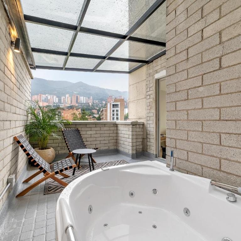 Apartamentos Poblado Alejandría by HOUSY HOST - Apartamento Deluxe - 4